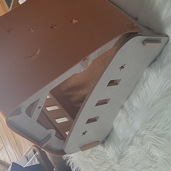 Four Seasons Universal Pet Bed EUC Host Pick🥳 - Picture 5 of 7